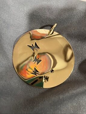 💎2/$20 Ippolita Neiman Marcus Butterfly Cutouts Gold Tone Round Disc Pendant